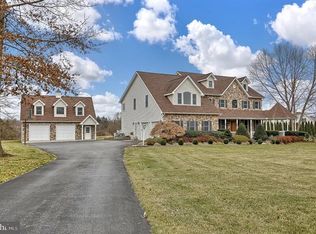 110 Ridge Dr, Carlisle, PA 17015