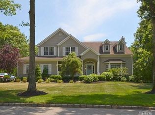 178 Country Rd, Medford, NY 11763