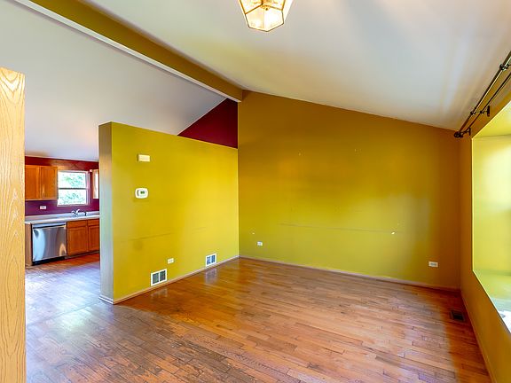 3rd image of 5210 Pine Trails Cir