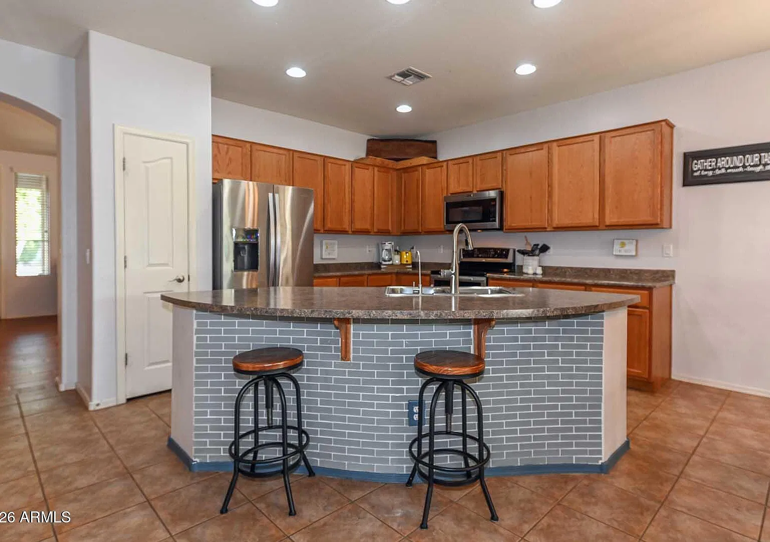 4 bed, 2.0 bath, 2052 sqft, $2,550 — Photo 4