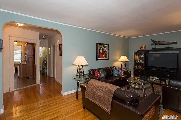 Sold by Douglas Elliman | media 15