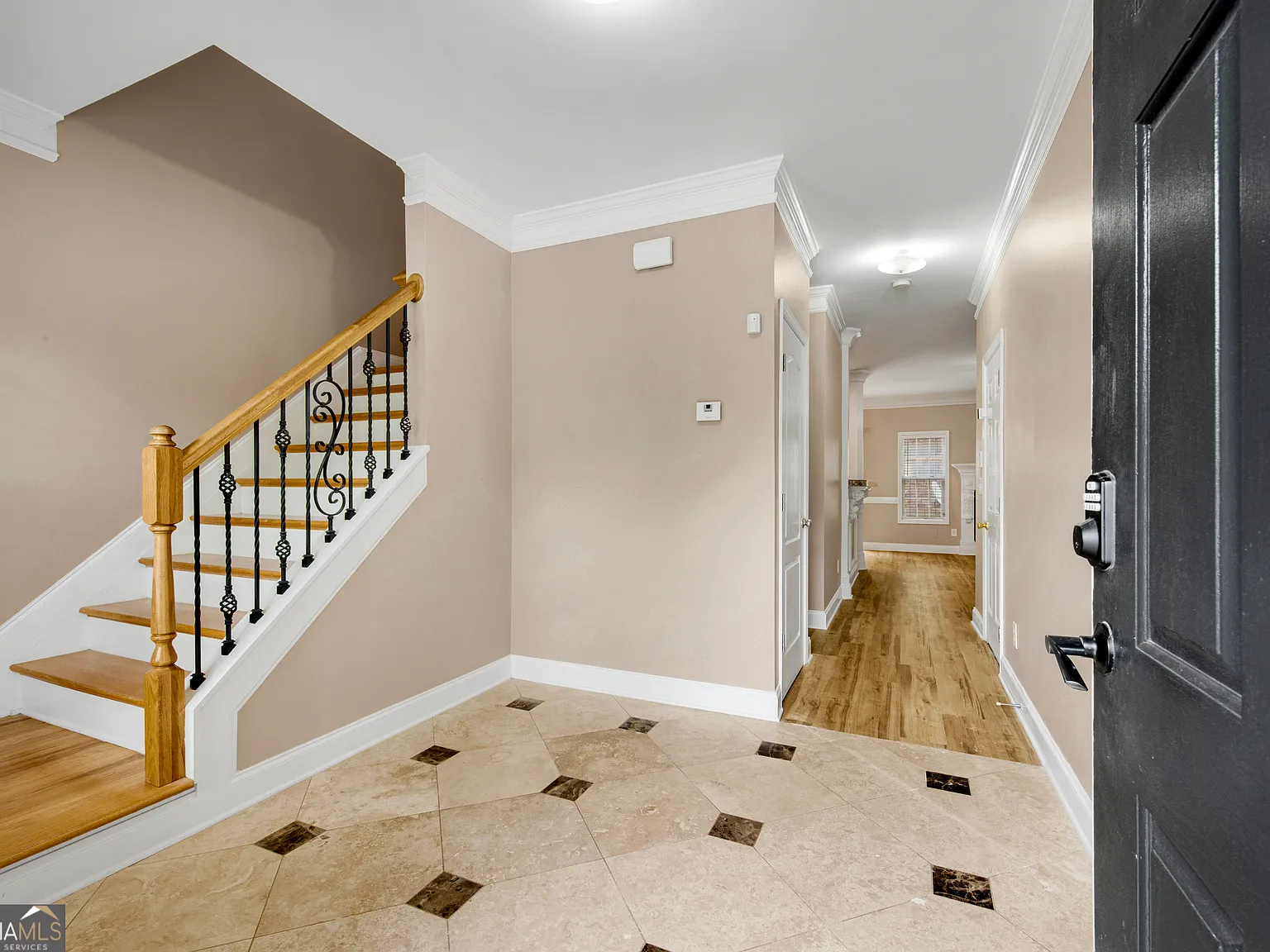 3 bed, 2.5 bath, 1683 sqft, $1,850 — Photo 4