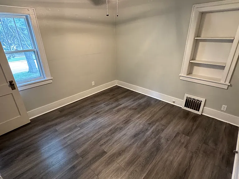 1510 Summit Ave #B — Photo 8