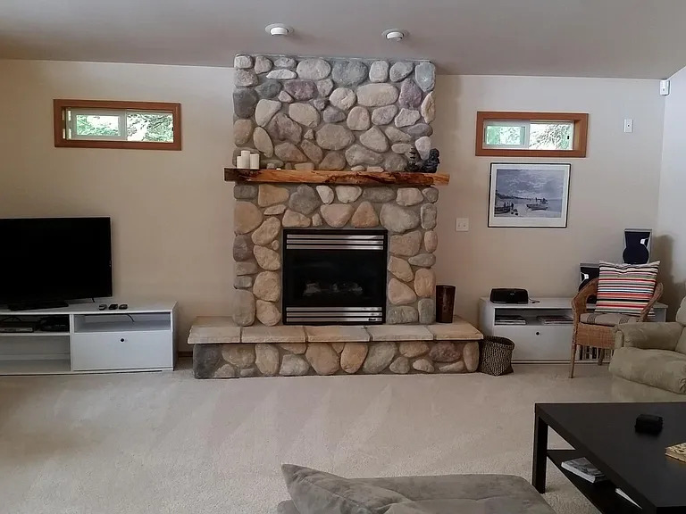 1412 Hansen St — Photo 4
