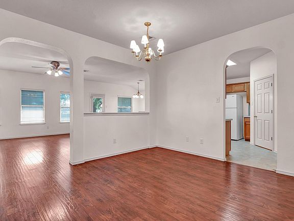 3rd image of 3761 Rod Carew Dr