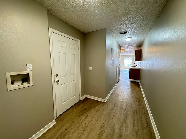 817 Eastern Ave — Photo 33