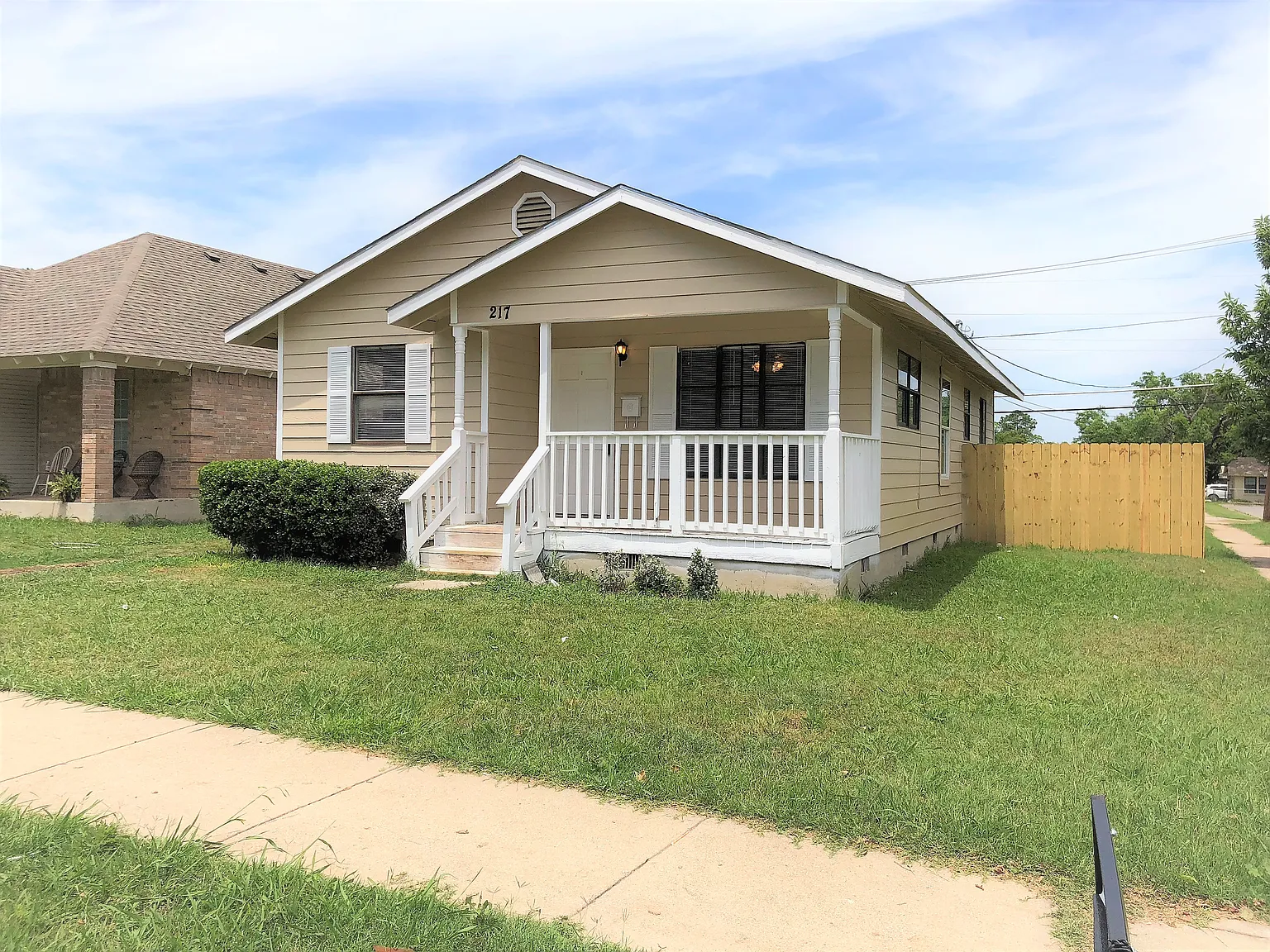 3 bed, 1048 sqft, $1,725 — Photo 3