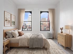 826 9th Ave, New York, NY