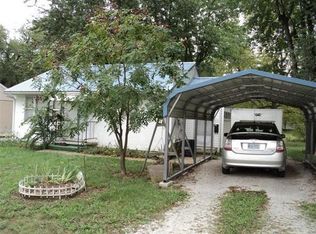 305 N Windsor St, Windsor, MO 65360