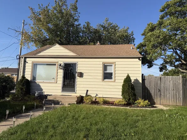 7544 W Nash STREET, Milwaukee, WI 53216