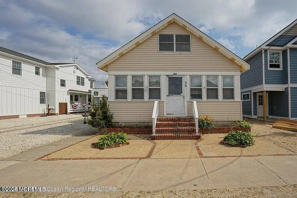 3 bed, $2,250 — Photo 3