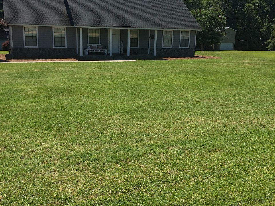 1st image of 202 Oakwood Dr