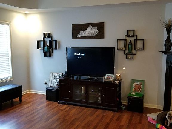 5th image of 110 Florence Ct