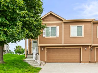 19156 Drexel Cir, Omaha, NE 68135