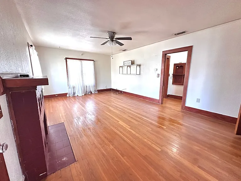 515 W Main St — Photo 13