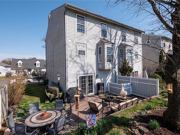 2nd image of 2816 Santee Dr