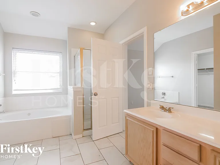 6605 Sandgate Dr — Photo 11