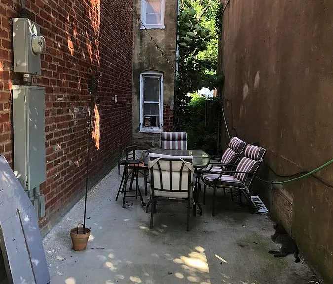 515 Saint James St — Photo 9