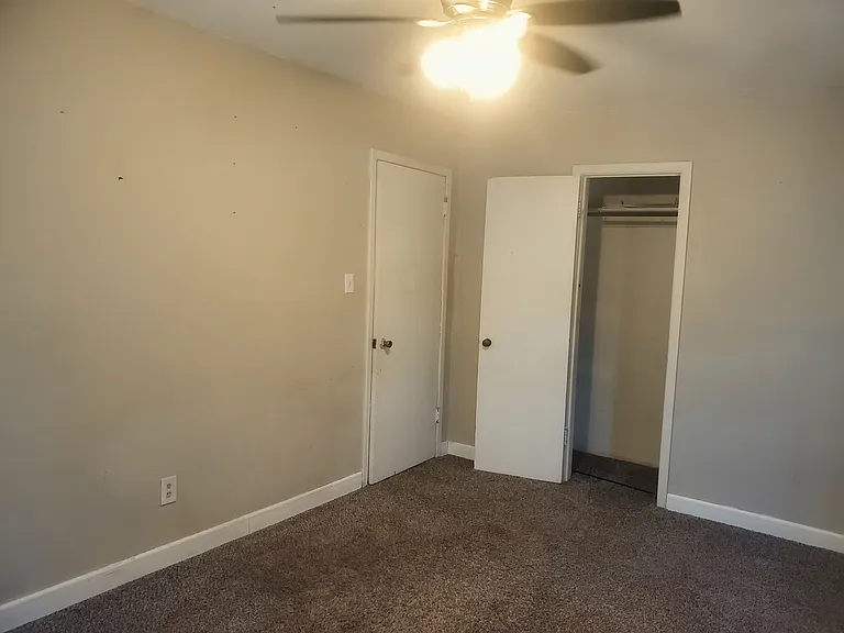 1104 Dexter Ln — Photo 13
