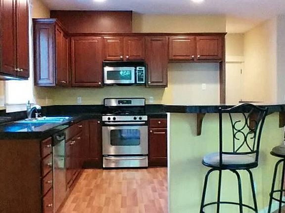 kitchen w/ stainless appliances