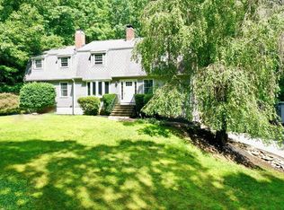 19 E Applewood Dr, Charlton, MA 01507