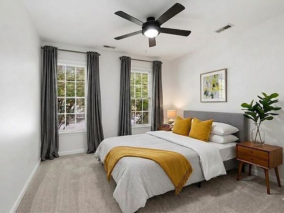 3rd image of 6026 Epping Forest Dr