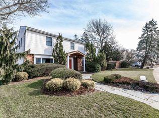 3059 Lydia Ln, Bellmore, NY 11710