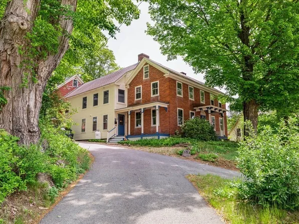 13 High St, Peterborough, NH 03458