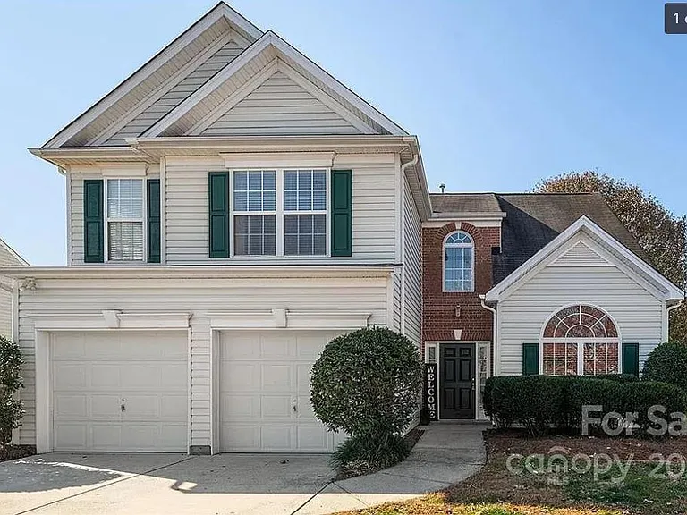 4613 Maple Crest Pl — Photo 1