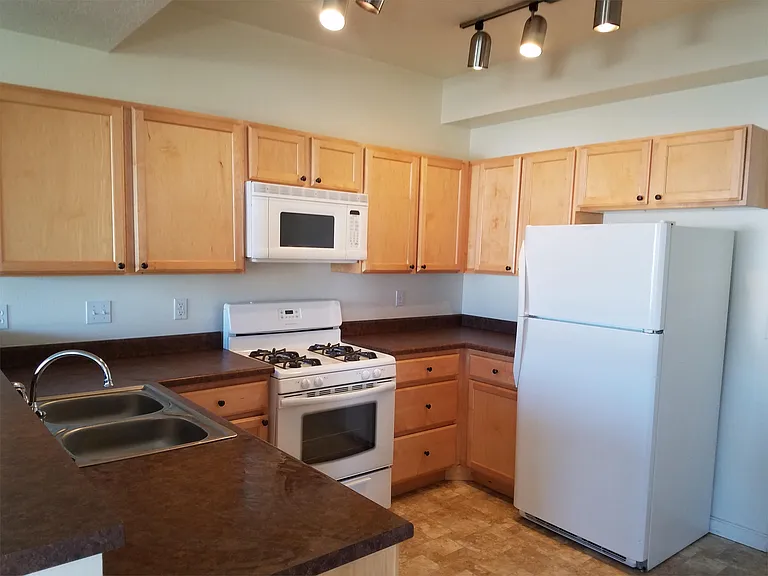 402 Par Ave — Photo 10