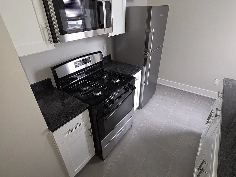 82 Lexington Ave #3 — Photo 1