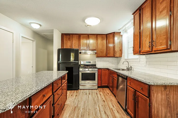 4 bed, 1.5 bath, 1340 sqft, $1,595 — Photo 4