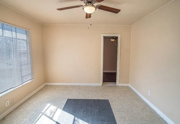 1003 Poinsettia St — Photo 15