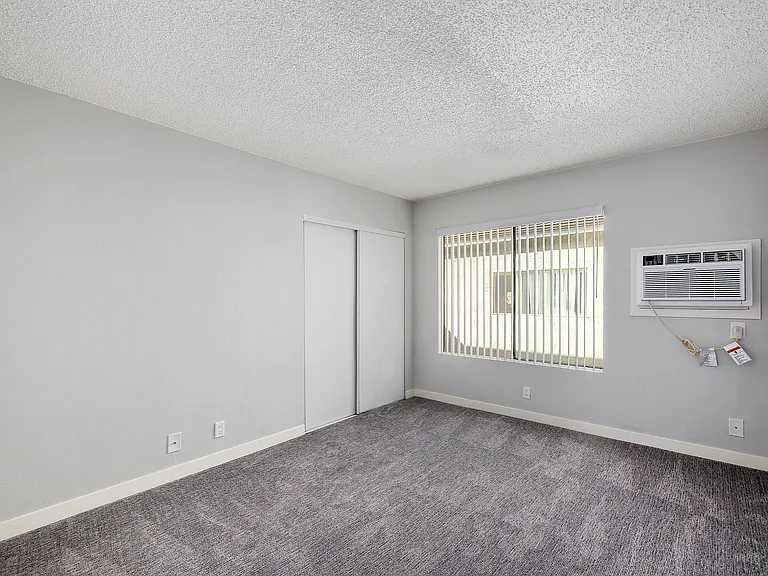 13929 Vanowen St — Photo 13