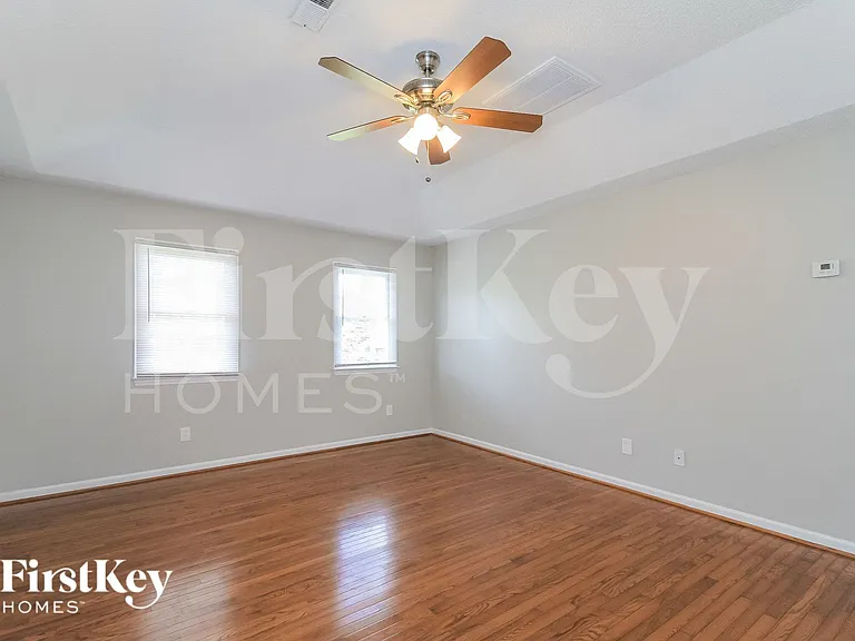 3110 Glenshire Dr — Photo 9
