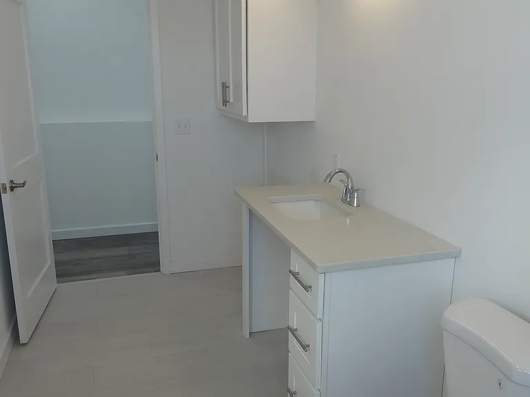 2806 Fairfield Ave #308 — Photo 11