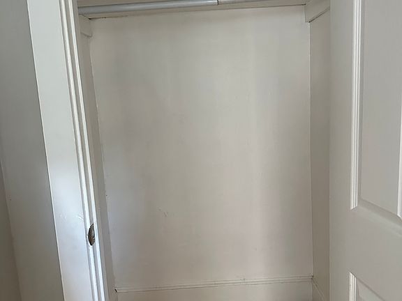 5th image of 166 King St
