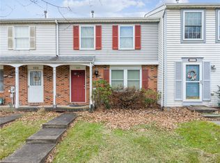 105 Meadow Gap Dr, Monroeville, PA 15146