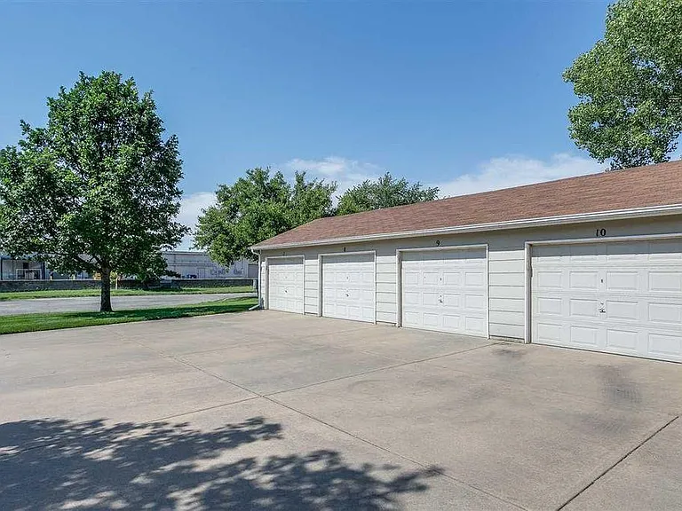 539 S Robin Rd #C — Photo 16