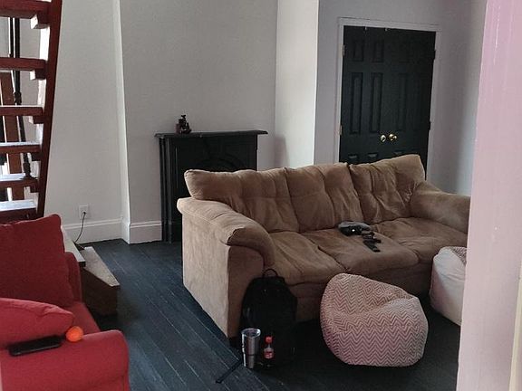 3rd image of 228 Rose St #B