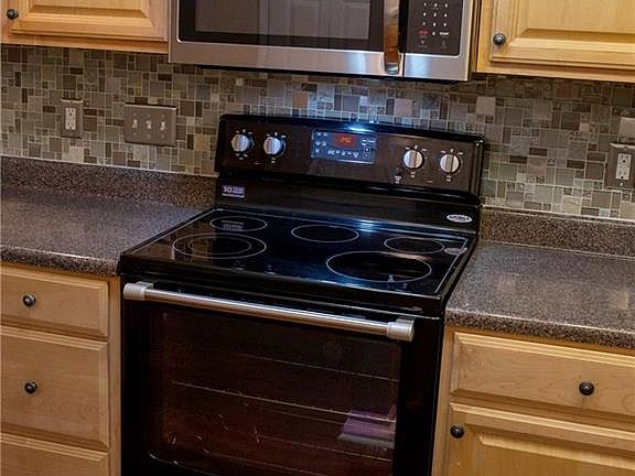 5th image of 832 Jarman Dr