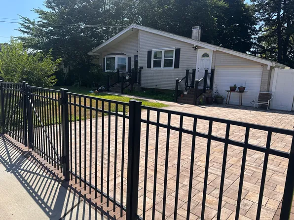 (undisclosed Address), Brentwood, NY 11717