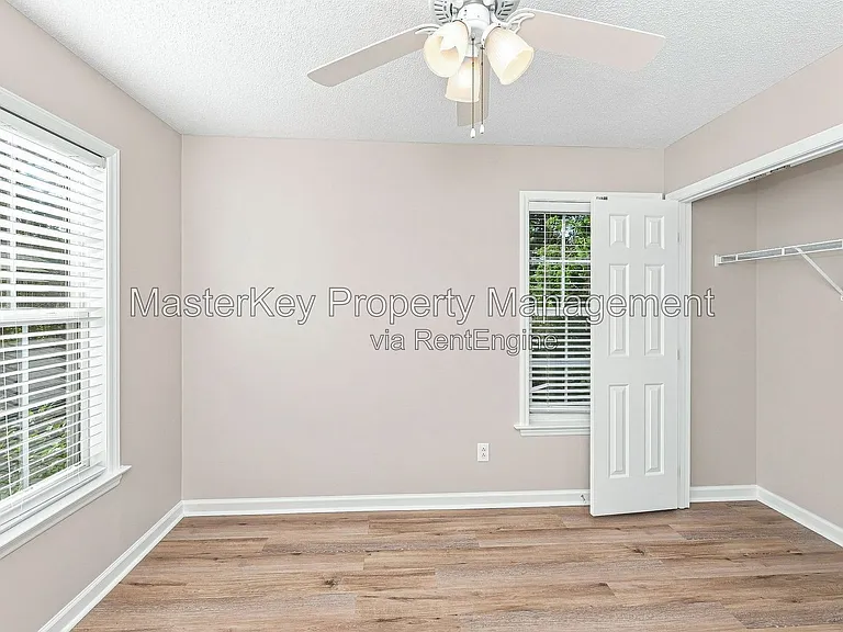 201 Harvester Dr — Photo 25