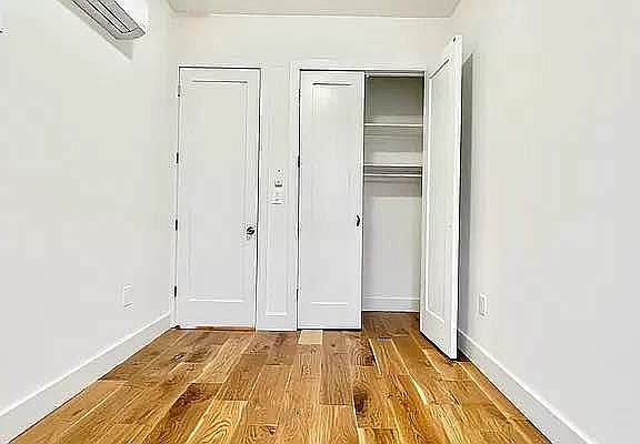 4th image of 1101 Putnam Ave #2