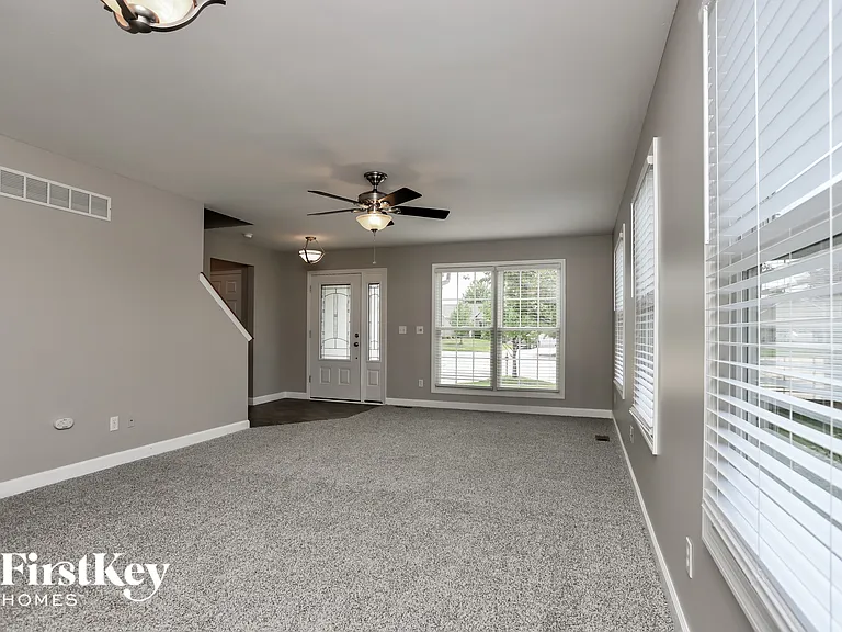 128 Homefield Lake Ct — Photo 2