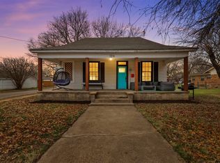 1216 Gleason Ave, Cleburne, TX 76033