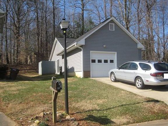 2nd image of 6 Stonehouse Ct