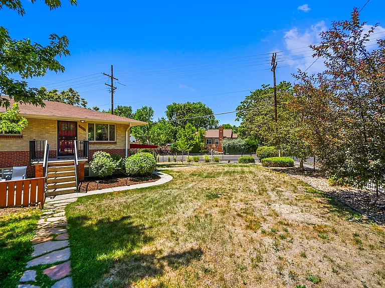 3286 W Fairview Pl — Photo 8