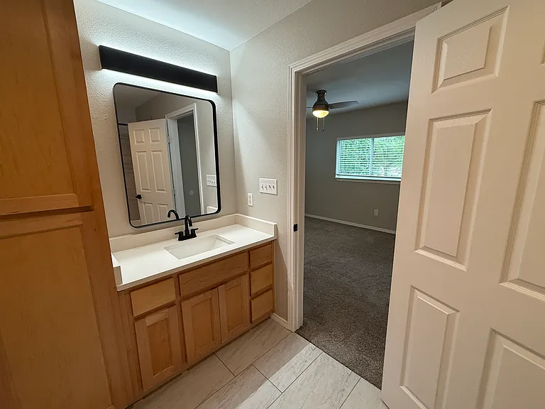 2006 Cody Ct #B — Photo 12