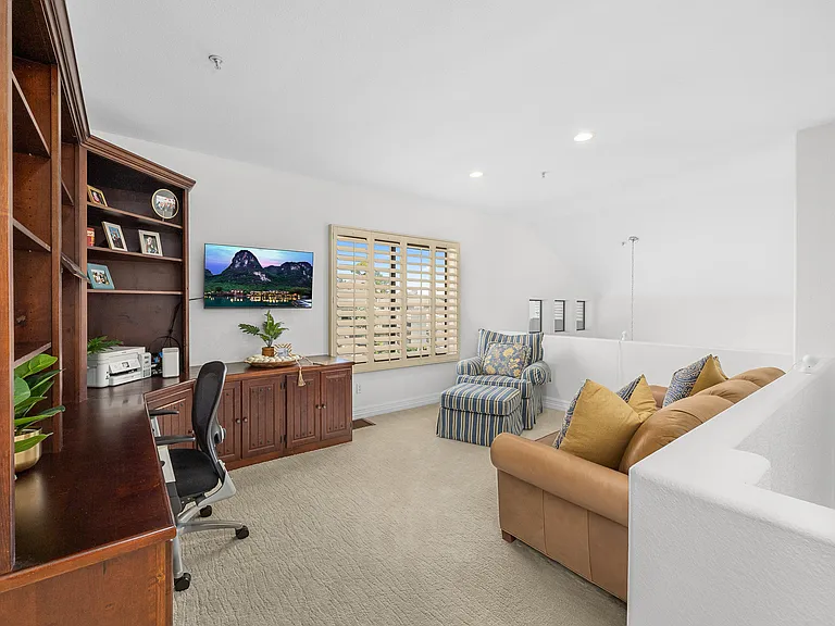LOFT